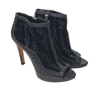 VINCE CAMUTO VC-Night Stiletto Peep Toe Ankle Bootie Leather Black Zip Sz 5.5